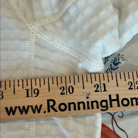 Patagonia | W's R1® Quarter-Zip Fleece Pullover | Birch White | Large | #40118 - Picture 8 of 11